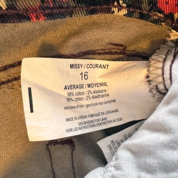 Gloria Vanderbilt Amanda Floral Stretch Jeans Women’s Size 16 Green Purple Denim - Picture 7 of 7